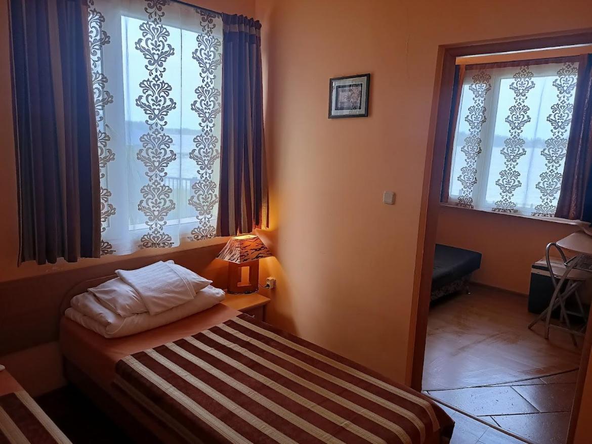 "Vanilla" Pokoje I Apartamenty Nad Brzegiem Jeziora Okuninka Exterior foto